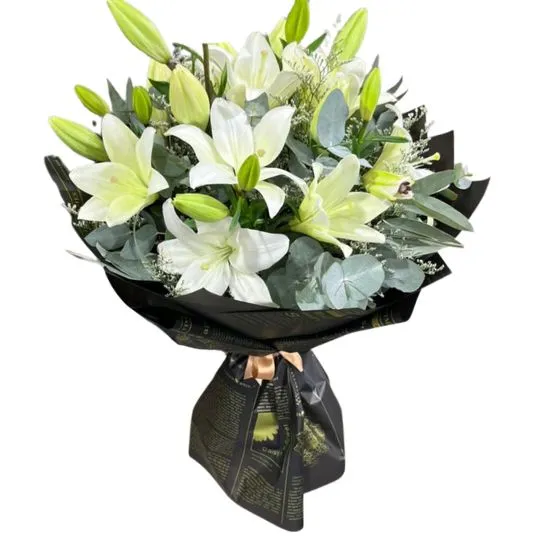 Ramo de flores lilium lirios blancos black